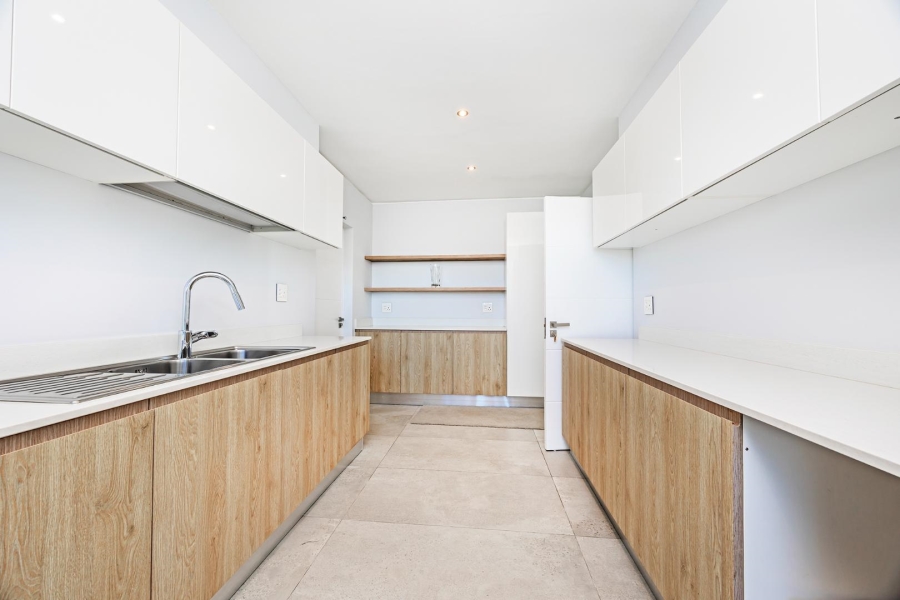 5 Bedroom Property for Sale in Baronetcy Estate Western Cape